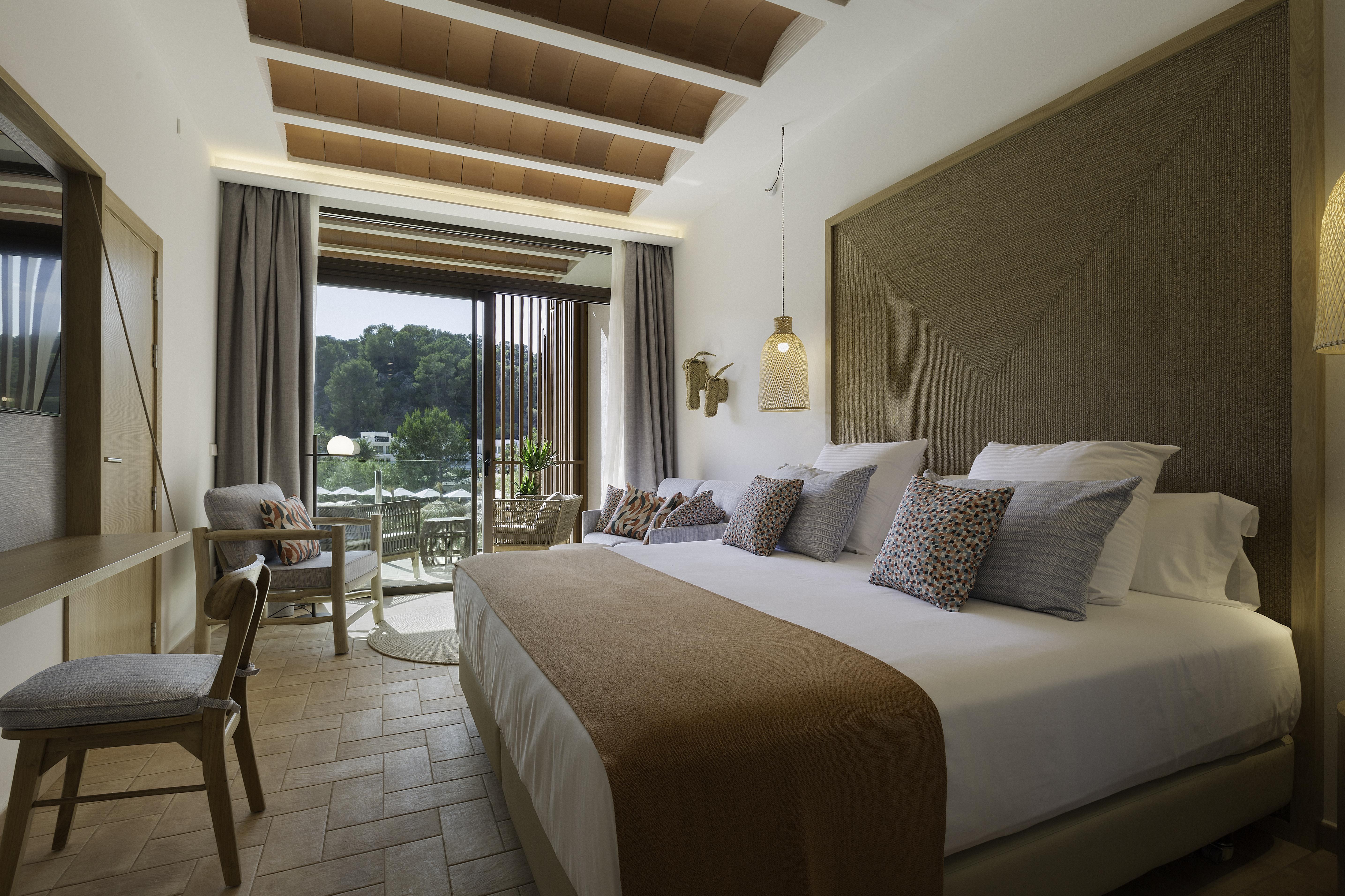 Cala San Miguel Ibiza Resort, Adults Only, Curio Collection By Hilton Port de Sant Miguel Экстерьер фото Deluxe room