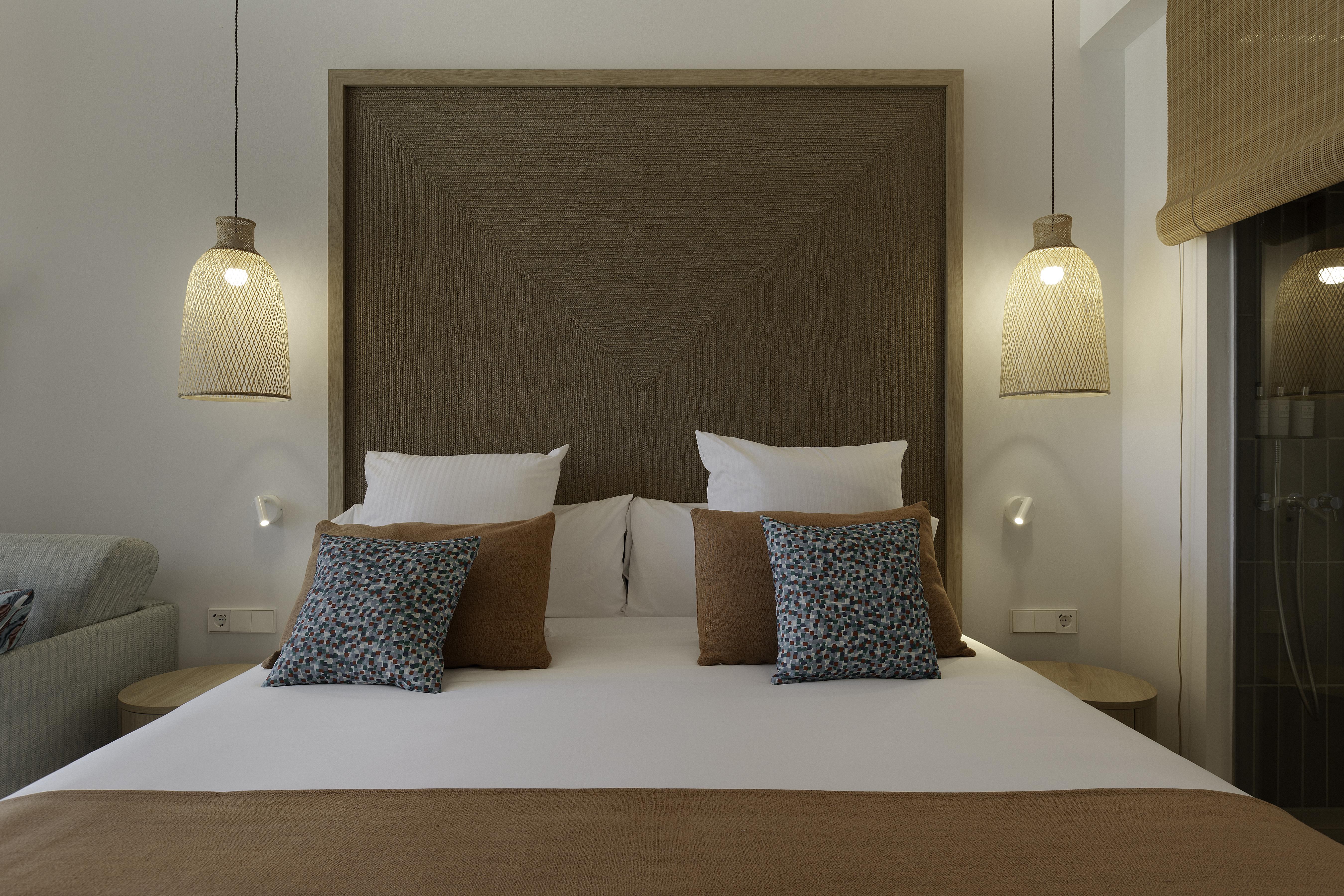 Cala San Miguel Ibiza Resort, Adults Only, Curio Collection By Hilton Port de Sant Miguel Экстерьер фото A bedroom at the hotel