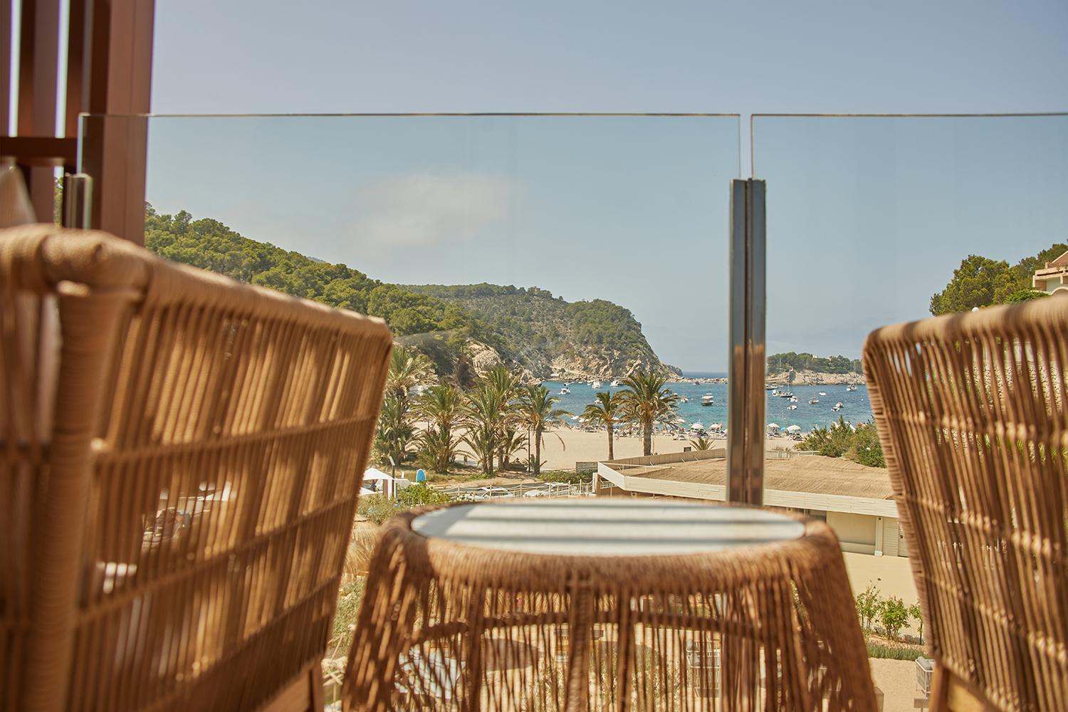 Cala San Miguel Ibiza Resort, Adults Only, Curio Collection By Hilton Port de Sant Miguel Экстерьер фото View of the beach from the hotel