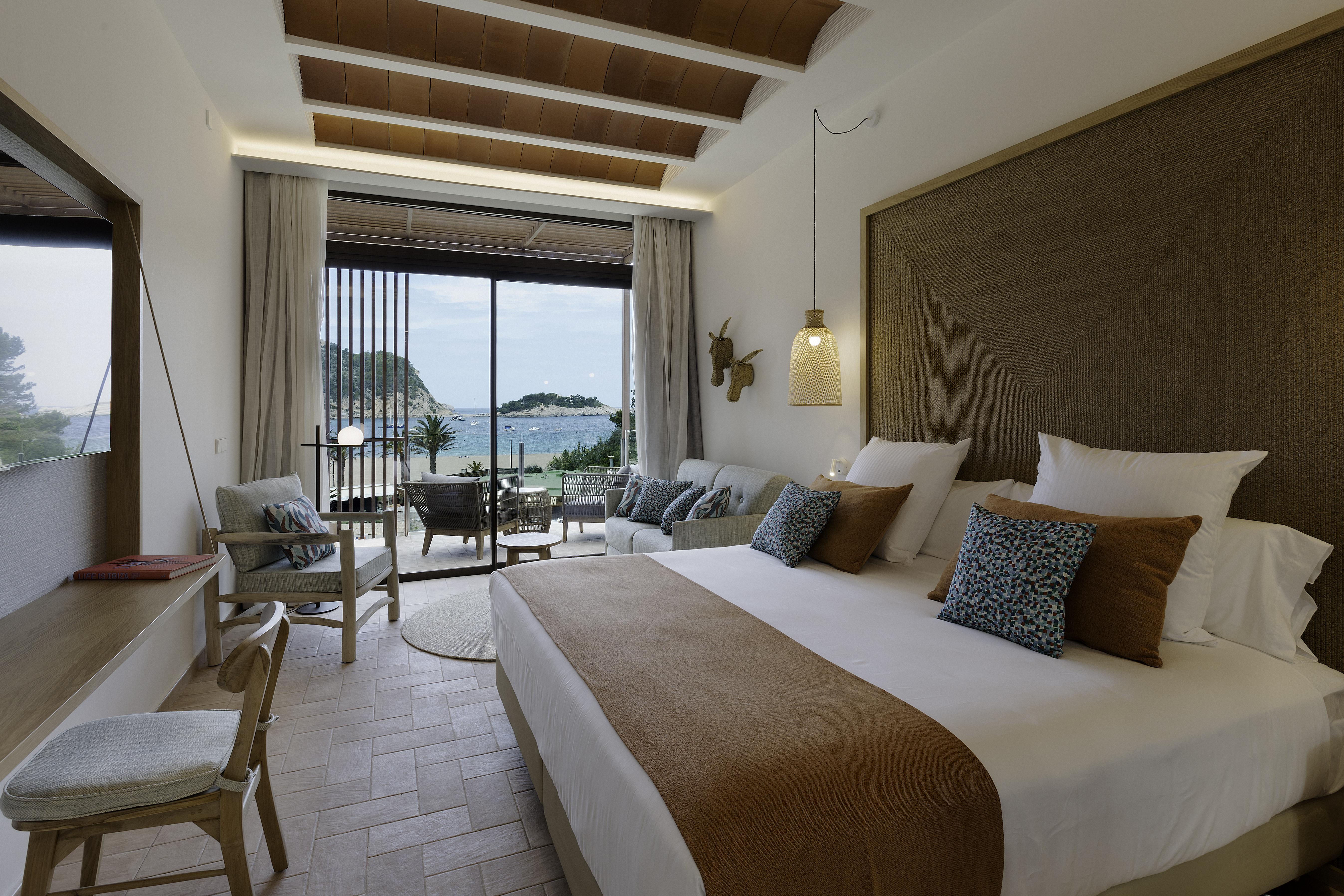 Cala San Miguel Ibiza Resort, Adults Only, Curio Collection By Hilton Port de Sant Miguel Экстерьер фото Deluxe Seafront Room