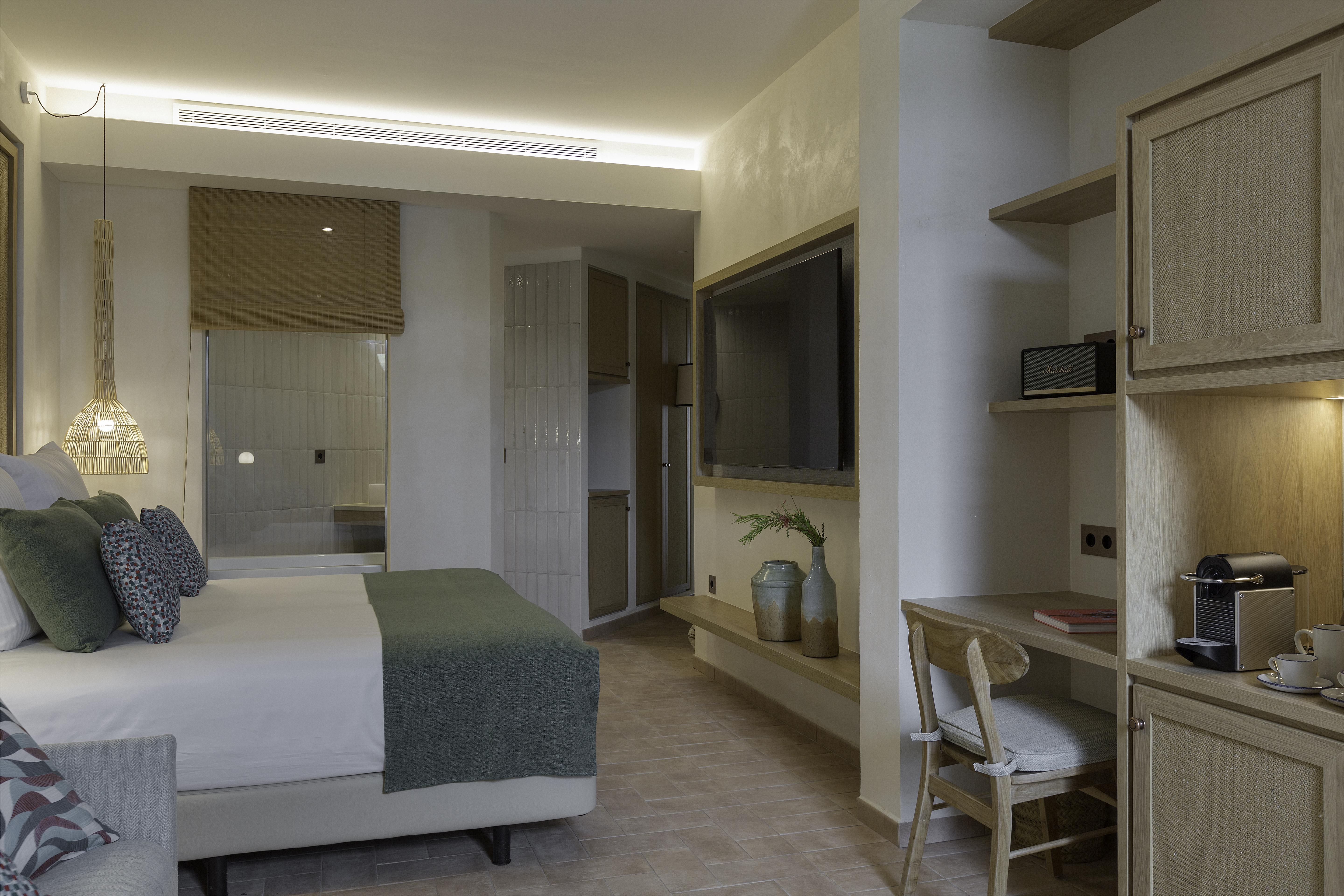 Cala San Miguel Ibiza Resort, Adults Only, Curio Collection By Hilton Port de Sant Miguel Экстерьер фото Deluxe Room