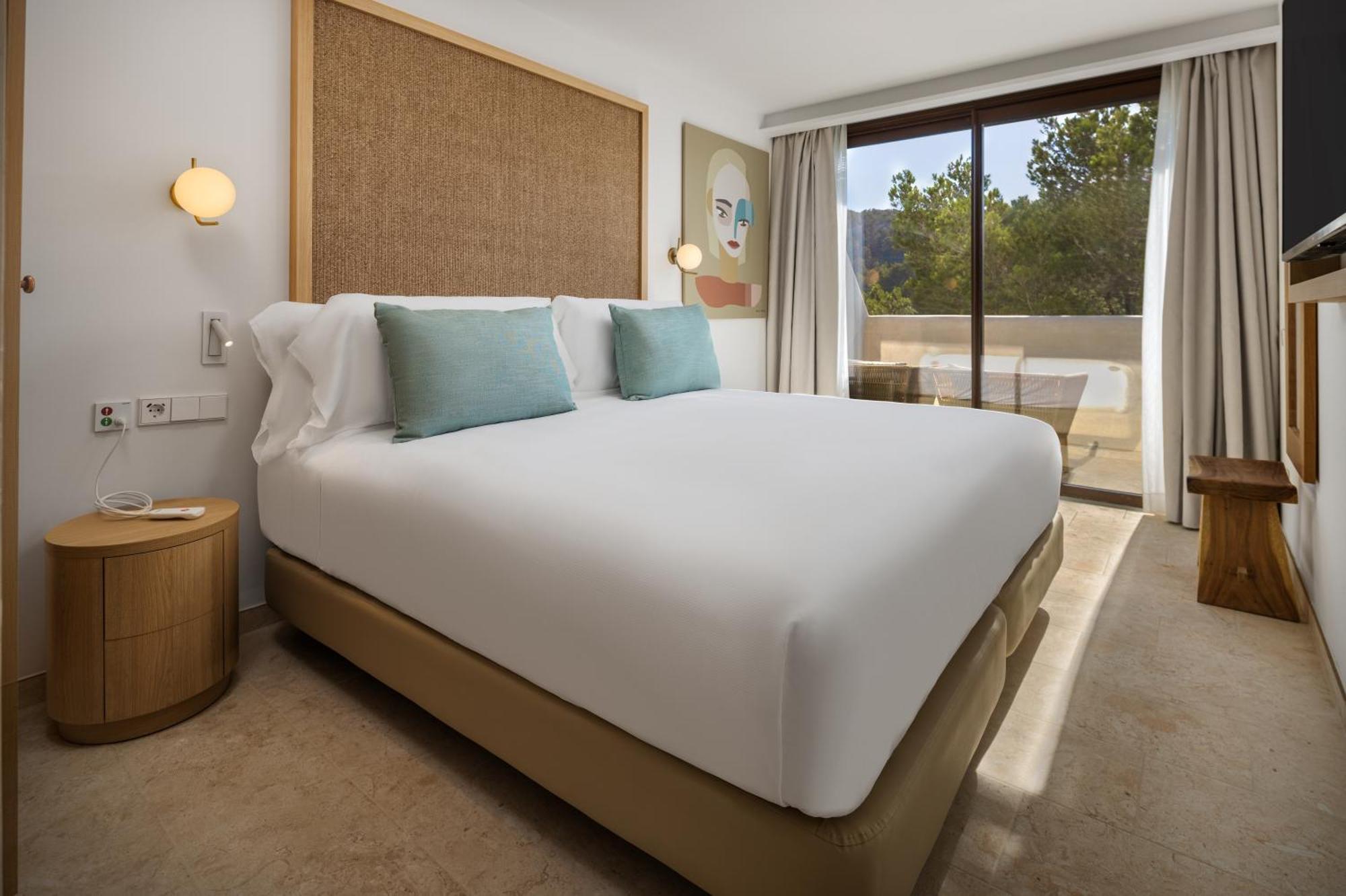 Cala San Miguel Ibiza Resort, Adults Only, Curio Collection By Hilton Port de Sant Miguel Экстерьер фото