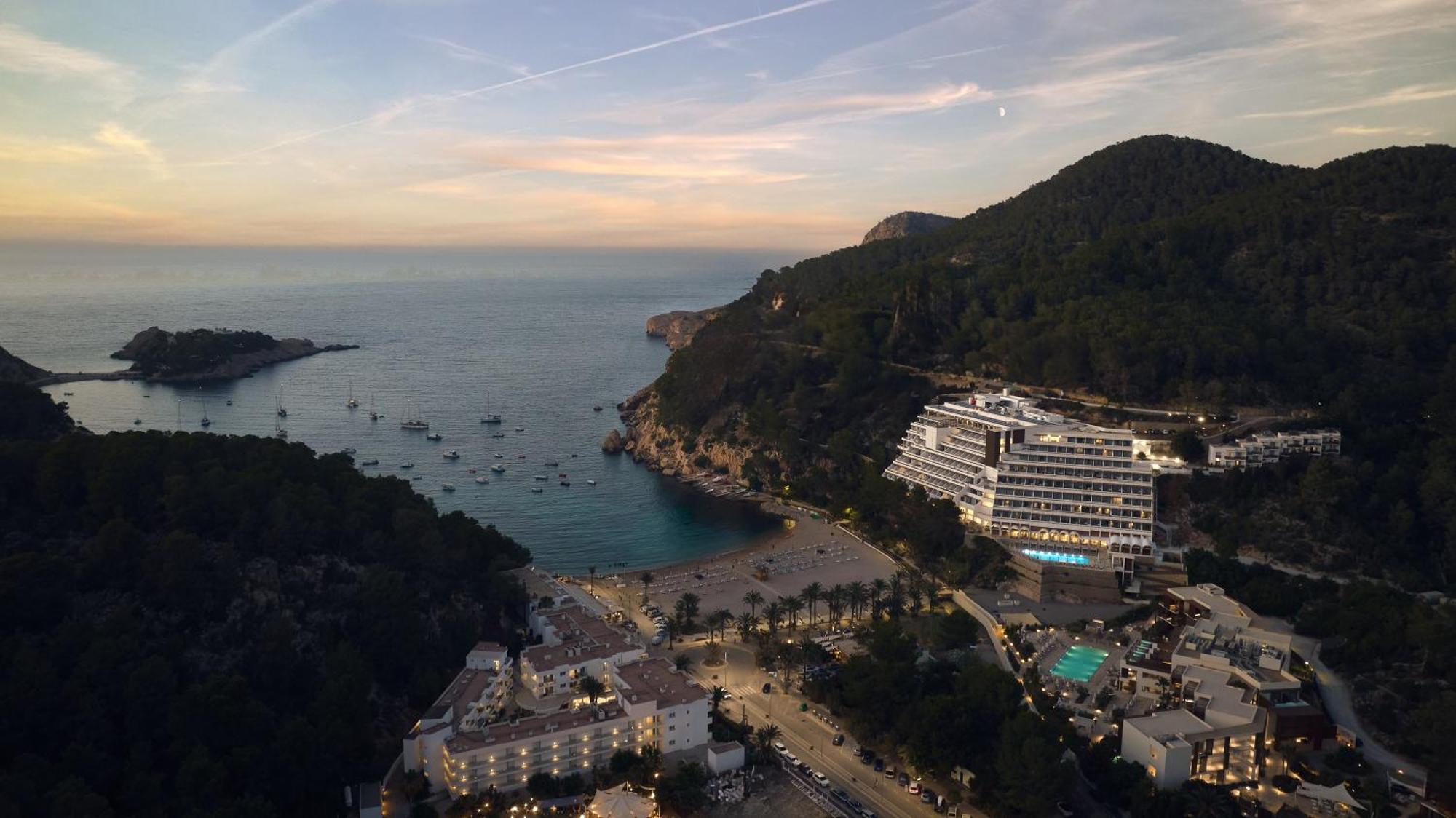 Cala San Miguel Ibiza Resort, Adults Only, Curio Collection By Hilton Port de Sant Miguel Экстерьер фото