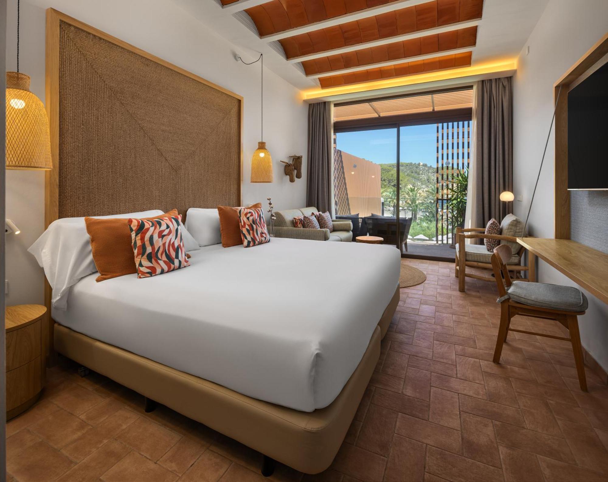 Cala San Miguel Ibiza Resort, Adults Only, Curio Collection By Hilton Port de Sant Miguel Экстерьер фото